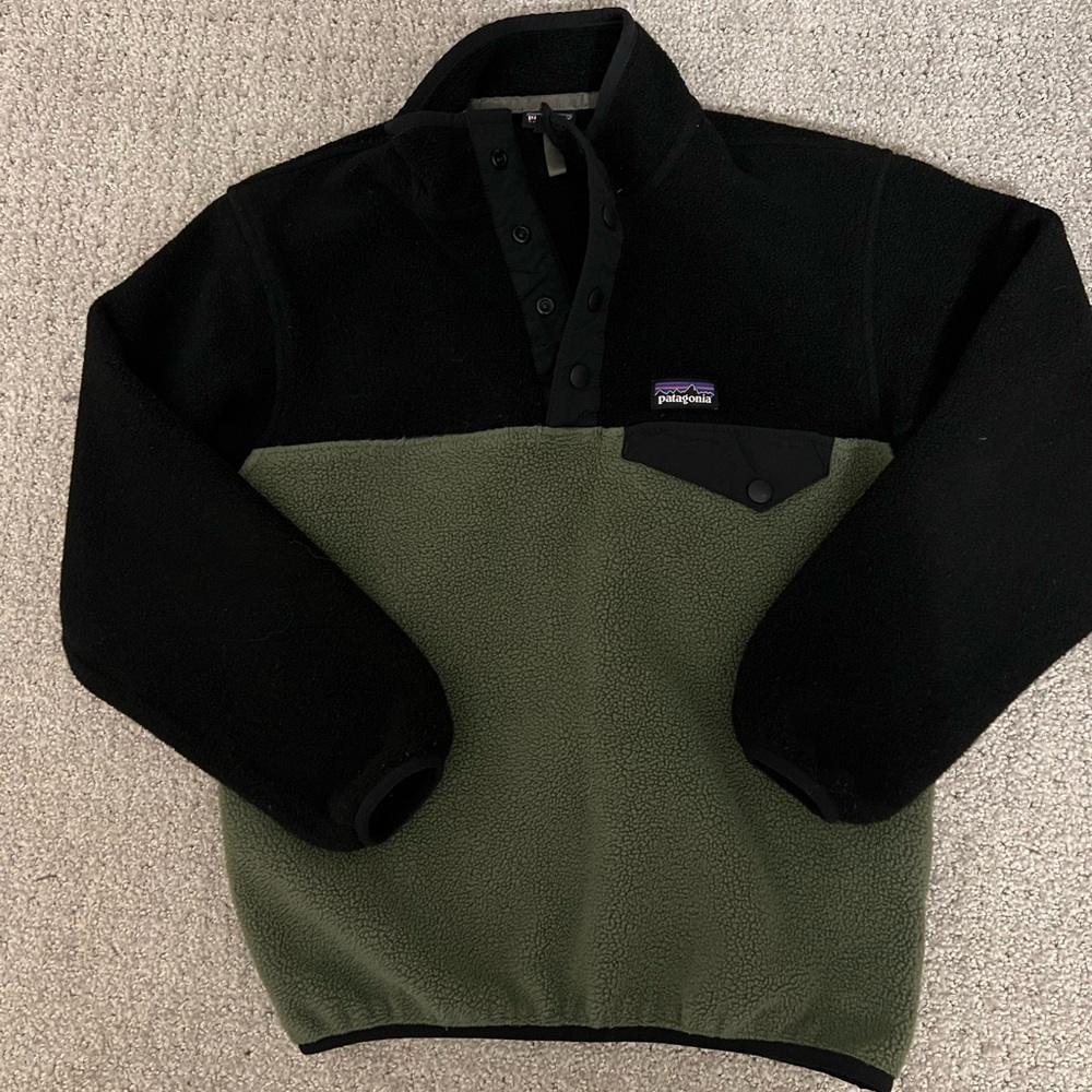 Patagonia Synchilla Snap T Black & Green SZ S (7-8)